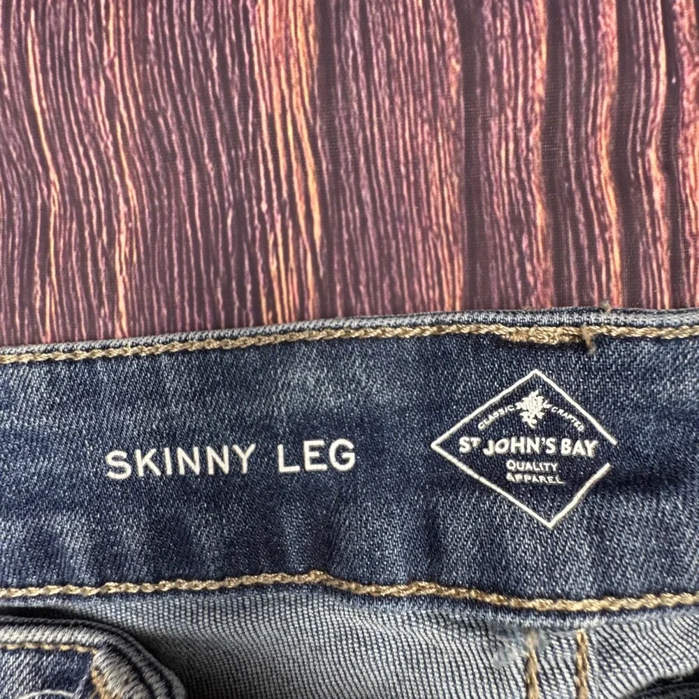 St Johns Bay Skinny Jeans 10 Floral Embroidered Denim Boho Mid Rise Stretch